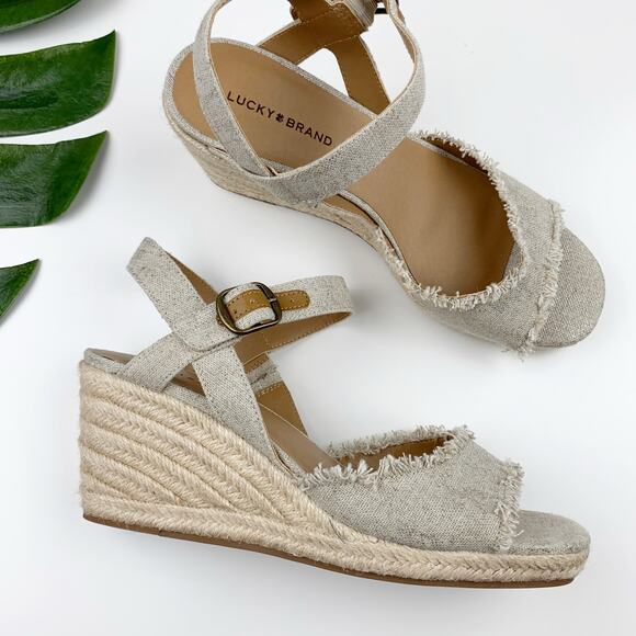 Lucky Brand Mindra Espadrille Wedge Sandals Beige Gold Women's 8 Vacation Travel - Picture 1 of 11
